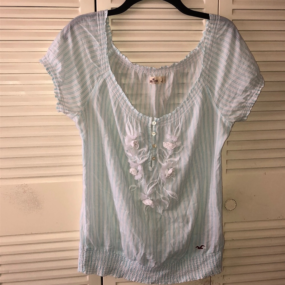 Baby blue & white floral striped Hollister Blouse
